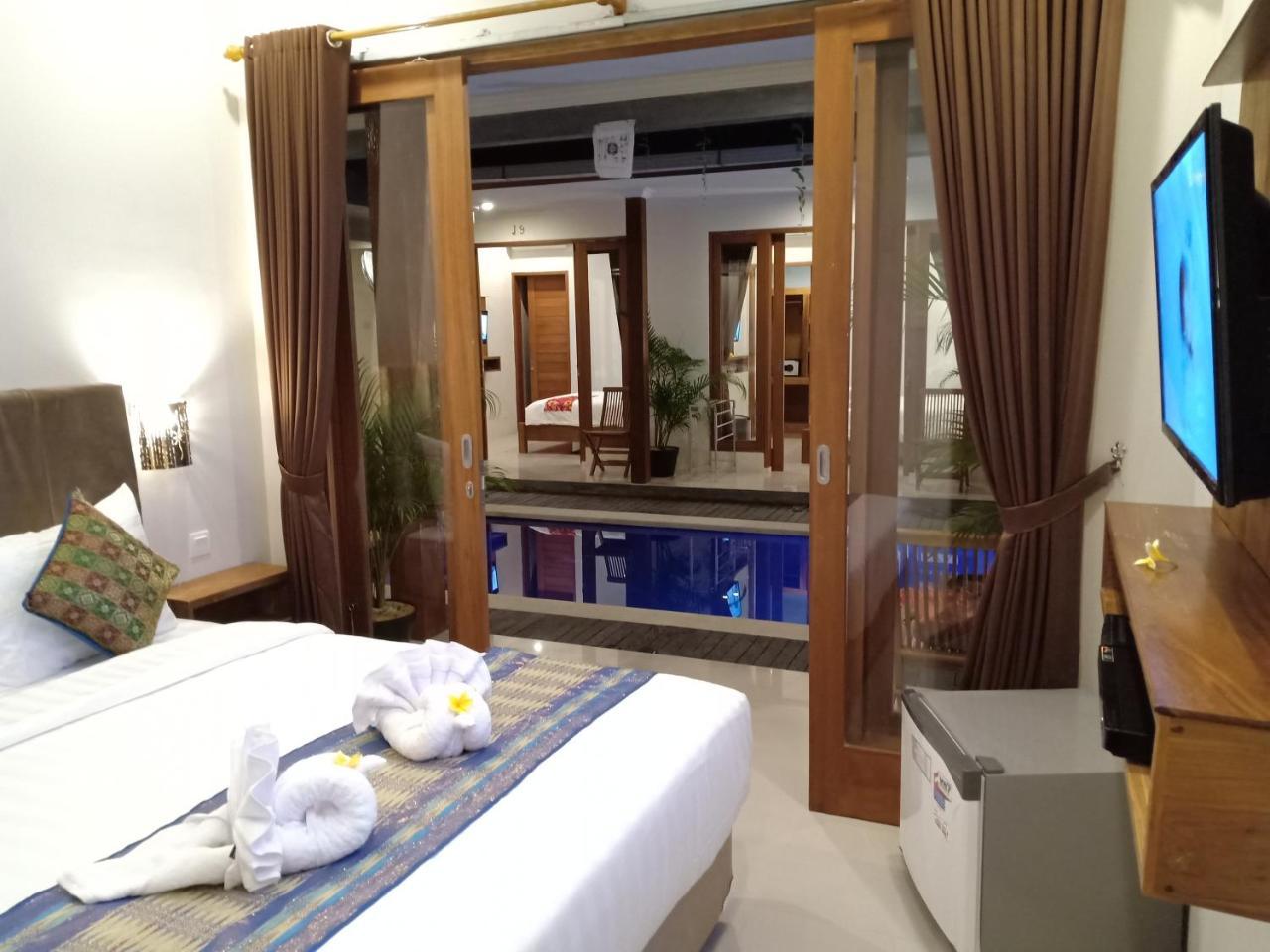 T & J Rooms Seminyak Esterno foto